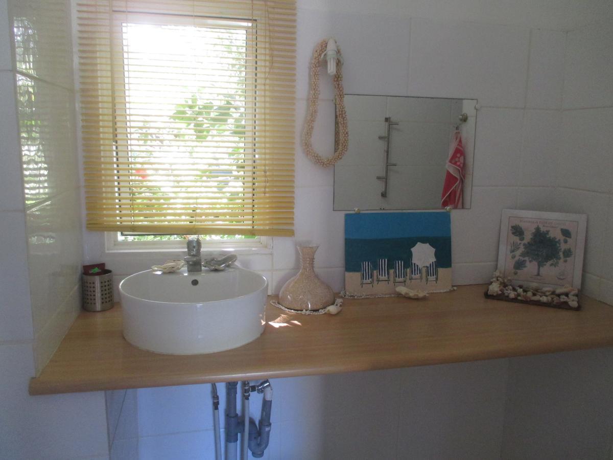 Chambre Bleue Papetoai Luaran gambar